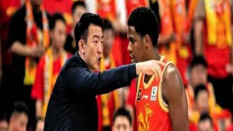 罗马欧联杯迎战波尔图前瞻：中场双星停赛，罗马阵容面临危机！